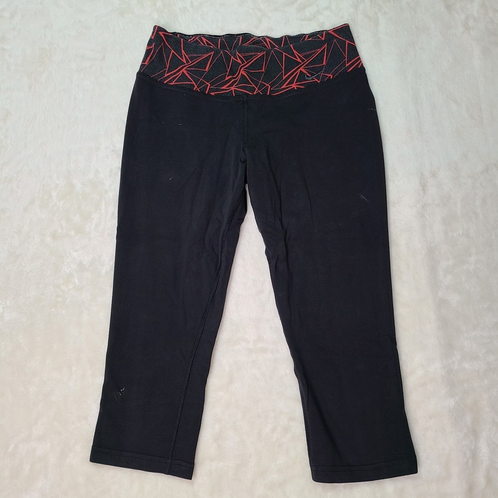 Nike Dri Fit Womens Size S Capri Leggings Black Cropped Athletic Paint Splatter
